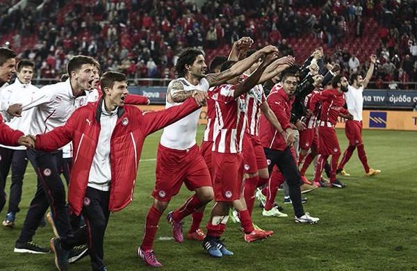 El "Chori" Domínguez y Franco Jara campeones con Olympiakos.