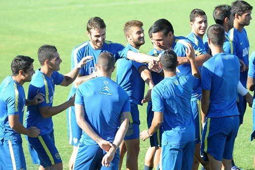 Sólo por precaución: Gago y Osvaldo no se entrenaron a la par de sus compañeros.