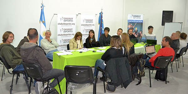 La reunión en el Auditorium de Chubut Deportes, en Rawson, con los organizadores de la competencia.