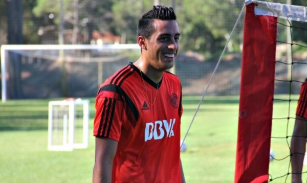 Ante la lesión de Vangioni, Funes Mori jugará de lateral por la izquierda.