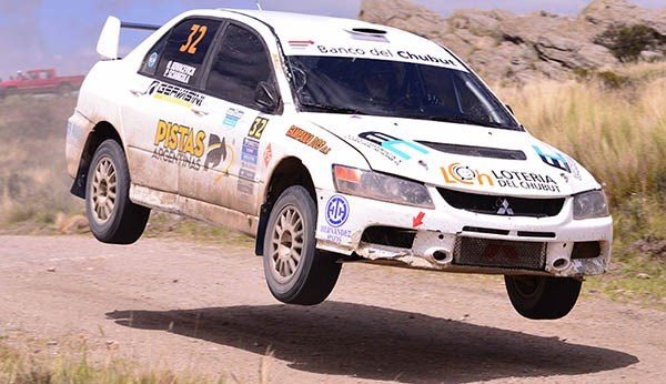 El crédito local. Omar Kovacevich, con el Mitsubishi del Schroeder.