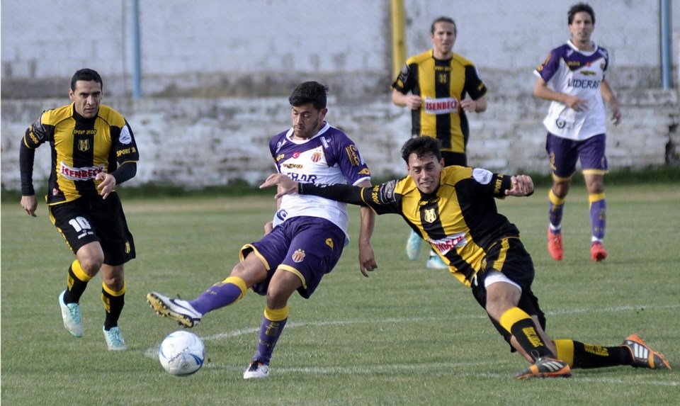 El “Aurinegro” fue doblegado en Bahía Blanca. La revancha será ante Belgrano de Santa Rosa, la semana próxima, en Puerto Madryn.