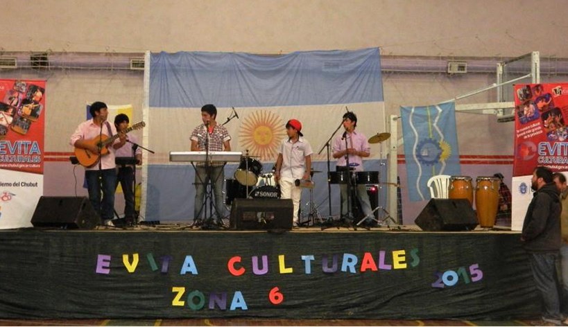Rubro Música. Epuyén estuvo representada por una banda de rock.