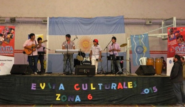 Rubro Música. Epuyén estuvo representada por una banda de rock.