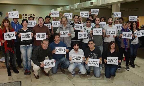 Nos sumamos. PeriodistaS, publicistas, fotógrafos, armadores, máquinas… Desde Jornada también nos sumamos. #NiUnaMenos.