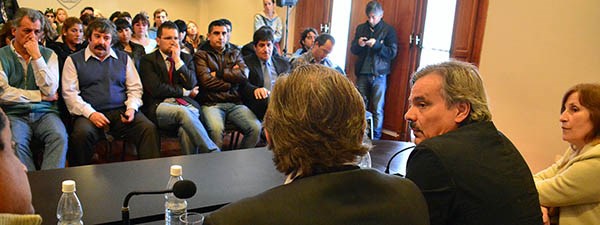 Presencia. El exministro Claudio Mate disertó ayer en Trelew sobre políticas públicas en adicciones.