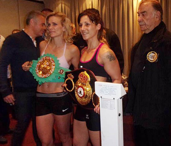 Soledad Matthysse y la canadiense Mrdjenovich, ayer tras el pesaje.