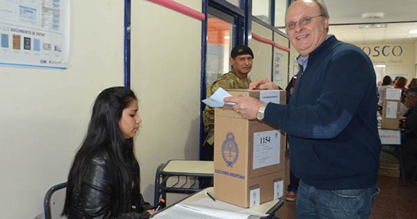 Voto joven. “Es importante que asuman la responsabilidad de elegir a sus representantes”, dijo Di Pierro.