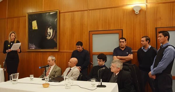 Preciso momento en que se lee el veredicto. Oscar y Eduardo Naya fueron considerados culpables.
