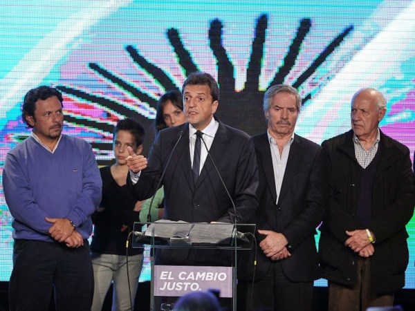 Massa llamó a los líderes de la oposición a debatir de cara a octubre.