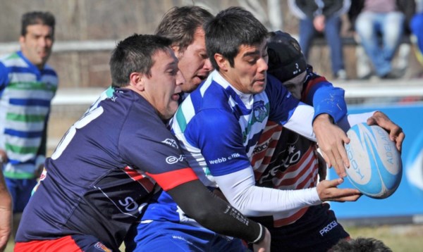 Todos quieren la ovalada. Trelew  jugó un mejor segundo tiempo y consiguió el punto bonus necesario para trepar hasta la cima de la Zona A.