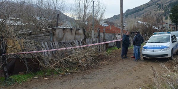 Pesquisas. Criminalística trabajó en distintos diligenciamientos dentro del barrio Badén I.