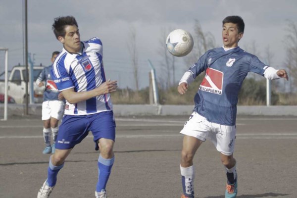 Los Aromos se quedó con los tres puntos jugando de local ante Brown.