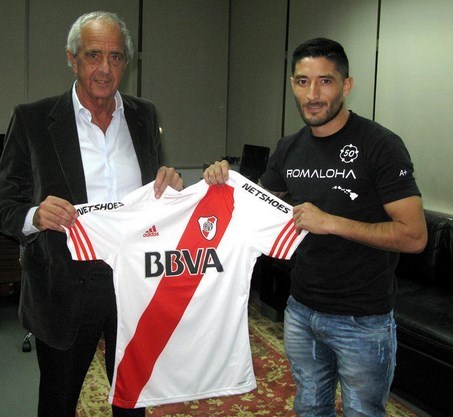 D'Onofrio y Casco. El lateral, ahora ex Newell's, firmó con River Plate.