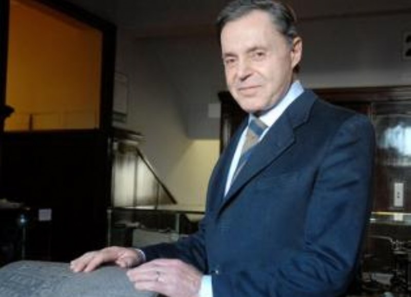 Octavio también fue funcionario menemista. Estuvo en la YPF privatizada.