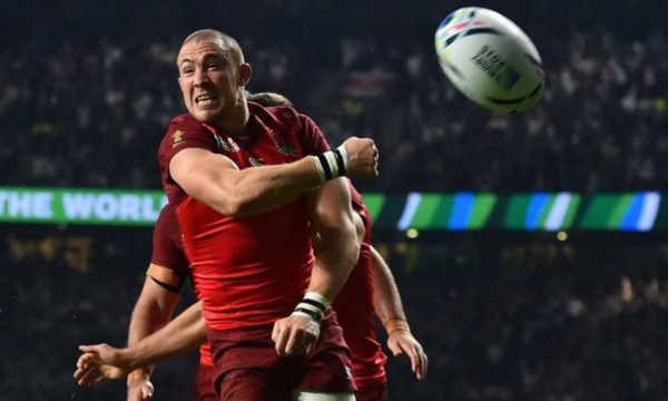 Mike Brown fue la figura del partido. Anotó dos tries para Inglaterra. 