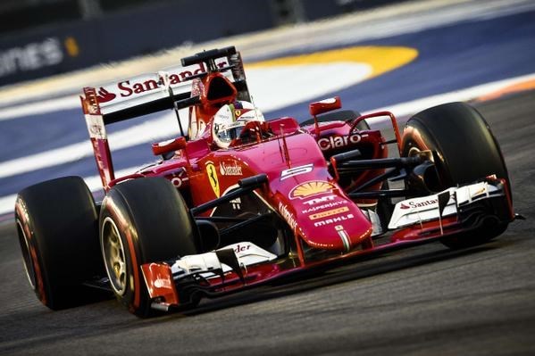 Sebastian Vettel da la sorpresa y logra la pole en Singapur.