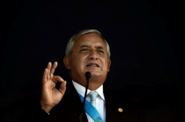 Don Otto está hasta la mano con las acusaciones por corrupción...