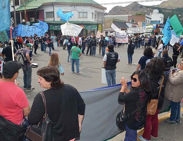 Siguen. El conflicto en la cordillera parece tener una luz de esperanza. 