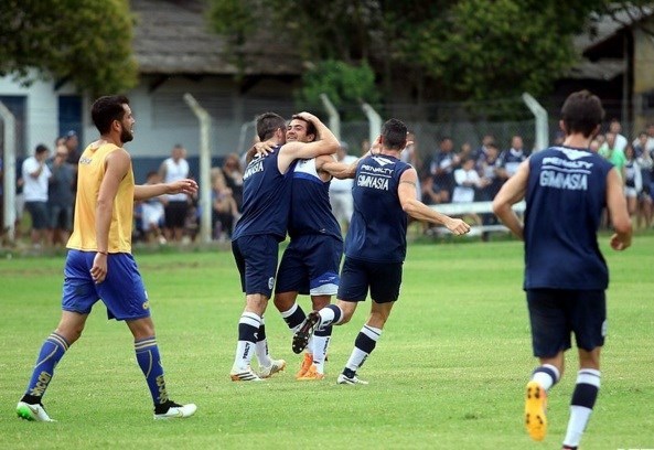 Los goles del equipo dirigido por Troglio los convirtieron Fabián Rinaudo y Antonio Medina.