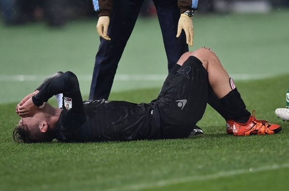 Lucas Biglia sufrió una lesión que lo alejará de las canchas tres semanas.