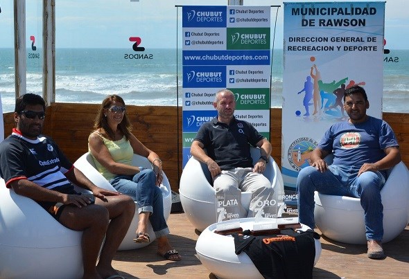 “Nacho” Fernández por Chubut Deportes, Victoria Feliciano, Directora de Deportes de Rawson, Daniel Duhalde y Javier Canario, organizadores del evento.