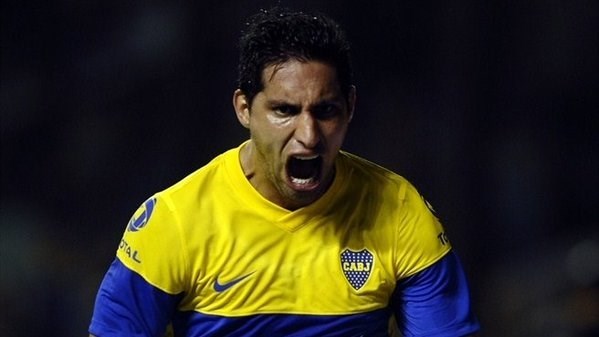 Insaurralde está muy cerca de volver a vestir la camiseta de Boca. Su contrato sería de 3 años. Faltan detalles.
