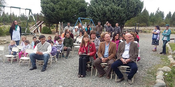 Aire libre. La comunidad educativa del interior recibió el compromiso de nueva infraestructura escolar.