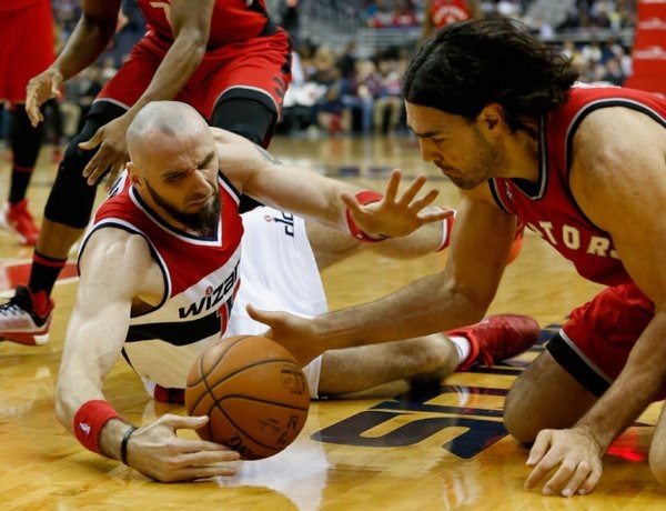 Once puntos y 5 rebotes para Luis Scola en la victoria de Toronto 97-88 a Washington (35pts de DeRozan).