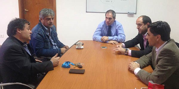 Representantes del gremio estatal se reunieron con las autoridades del Gobierno Provincial.