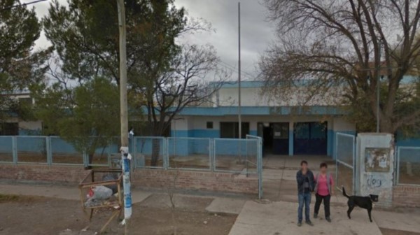 La escuela cerró sus puertas por las amenazas (foto Río Negro)