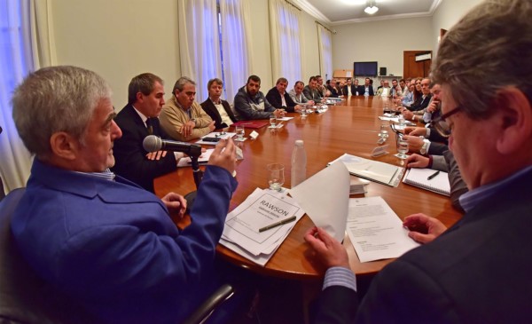 Das Neves encabezó el primer gabinete abierto