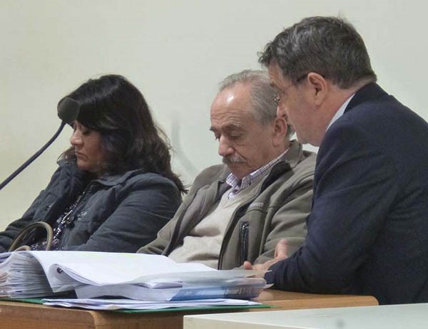 Mantuano y Barrientos en el inicio del juicio oral en Comodoro.