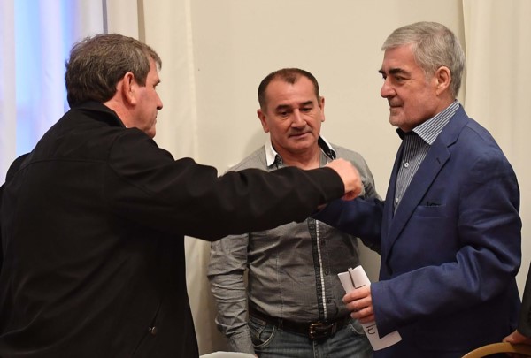 El gobernador con Tomás Oliver y Carlos Lorenzo, dos de los representantes del empresariado
