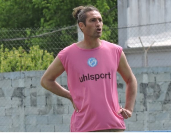Morant presentó la renuncia al cargo de director técnico de Villa San Carlos.