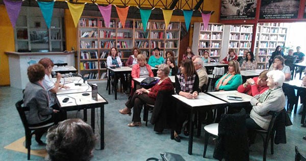 En la tarde de ayer se realizó en Mandala Libros el encuentro literario “Ventana a l a Palabra“.