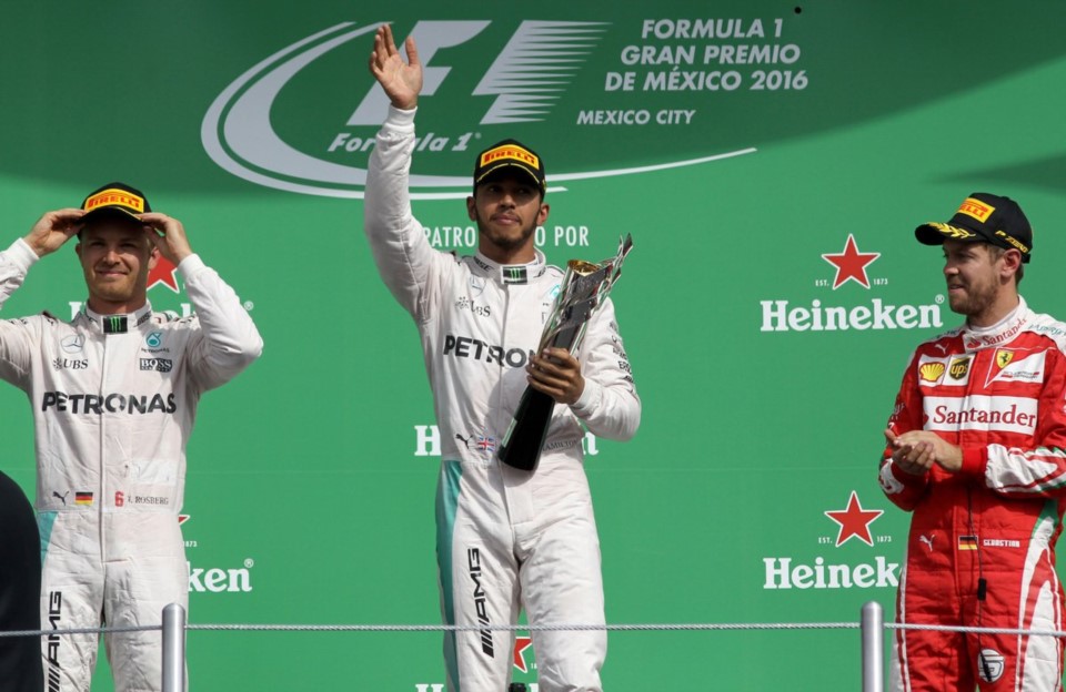 Hamilton sumó la victoria número 51 de su carrera y octava de la temporada.