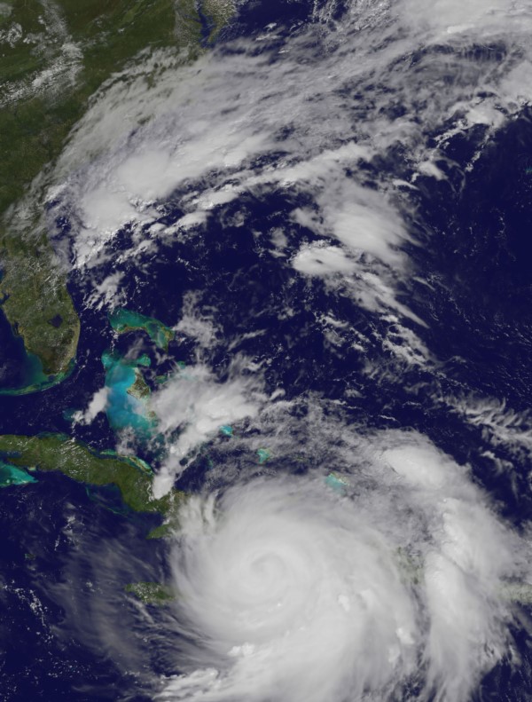 Matthew llegá a Cuba con toda su fuerza. Ya hay más de 400.000 evacuados.