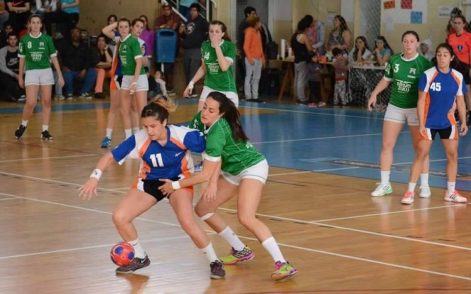 Gran debut de las chicas de Cumehue, que estuvieron cerca del batacazo.