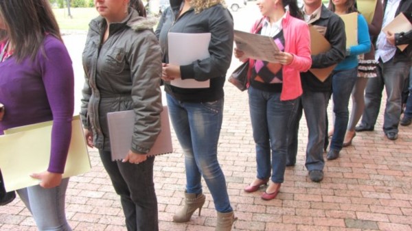 El informe advirtió que el 59,3 por ciento de las personas consultadas aseguran tener problemas con su empleo. 