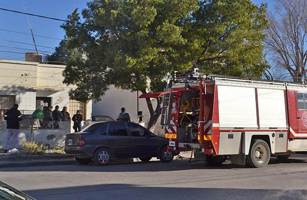 El incendio afectó una propiedad ubicada sobre la calle Belgrano al 670, entre Juan B. Justo y Alvear.