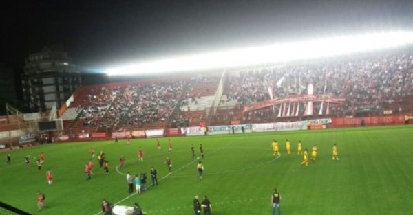 Buena victoria de Argentinos en La Paternal para continuar arriba de las posiciones.