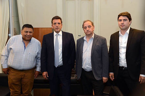 Gestiones. Desde la izquierda, Ávila, Massa, Linares y Rocha, tras otro encuentro de trabajo en la Capital. 