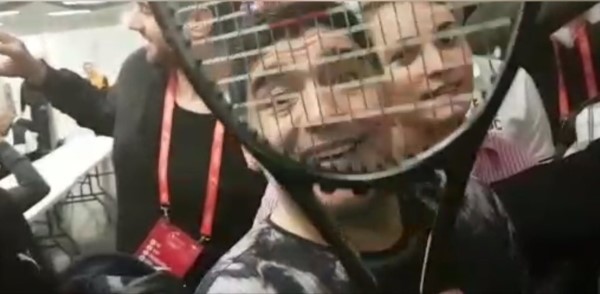 Del Potro le regaló la raqueta a Maradona.