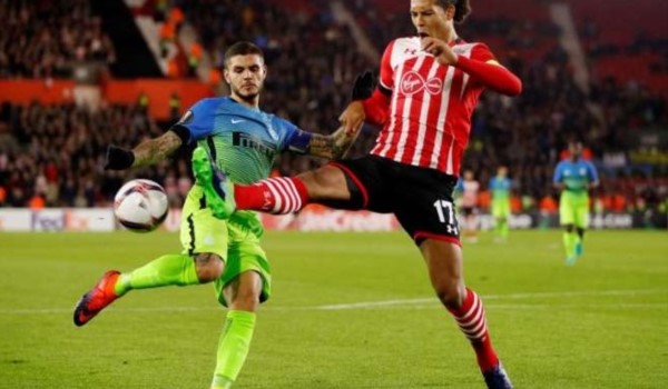 El gol de Icardi no le sirvió al Inter para sumar en Inglaterra y quedó complicado.