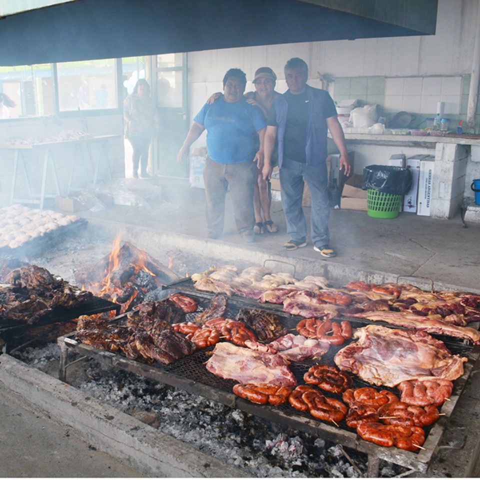 Dos terneras y mucho chacinado hubo en el almuerzo.