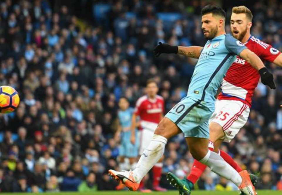 Manchester City empató con Middlesbrough y ahora el liderazgo quedó a tiro de Liverpool y Arsenal.