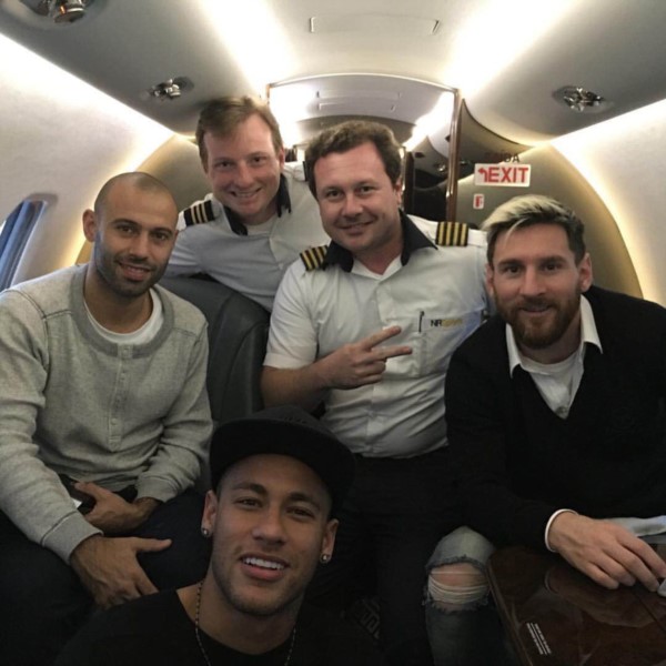 Viajaron juntos: Messi llegó a Belo Horizonte en un avión privado de Neymar.