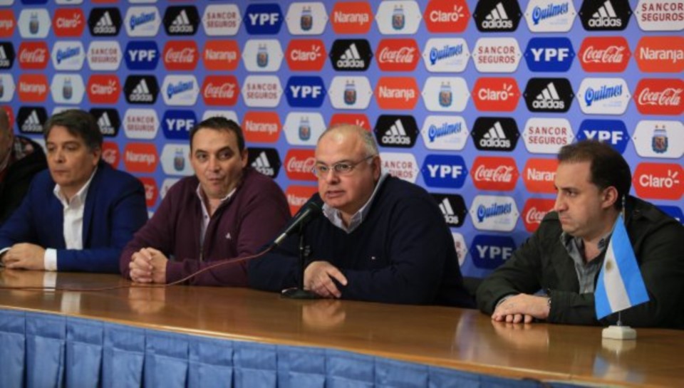 Clubes de la B Nacional decidieron un paro por tiempo indeterminado.