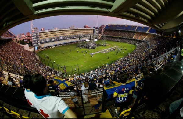 Así celebraron su día los hinchas en La Bombonera.